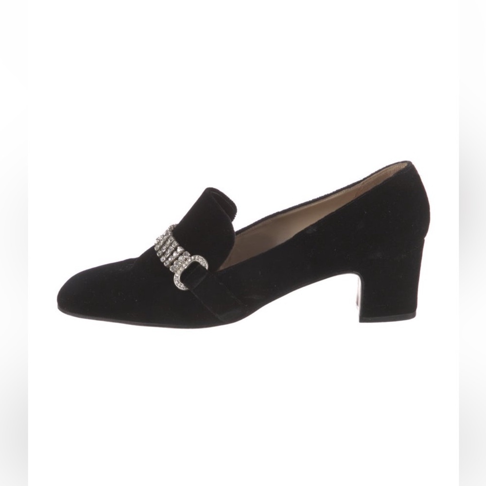 Saks Fifth Avenue
Velvet Pumps
Black
Square-Toes with Crystal Embellishments